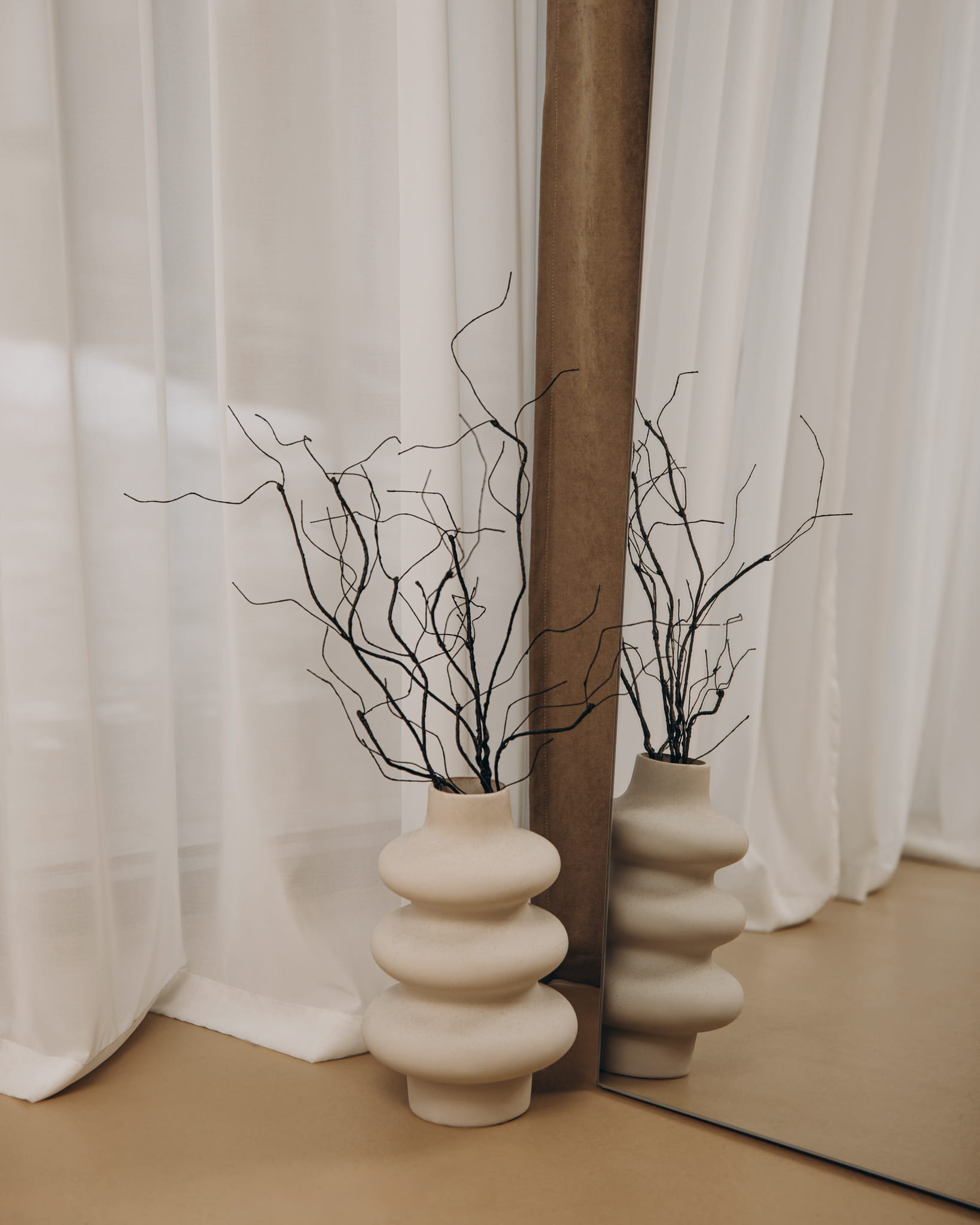 Оренда Interior залу фотостудії Ужгород - молочно-бежева палітра